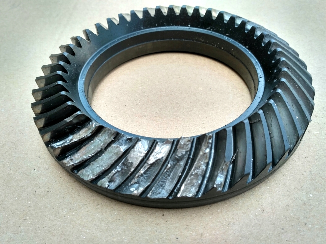 Razrushenie zub'ev gljavnoj pary Nissan Murano Z50/Z51